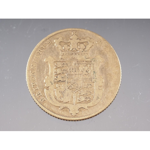 444 - A gold sovereign, dated 1825