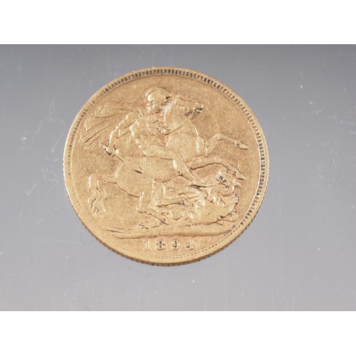 447 - A gold sovereign, dated 1894