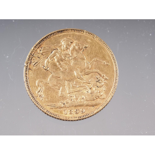 448 - A gold sovereign, dated 1899