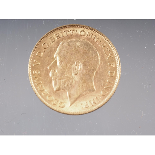 449 - A gold sovereign, dated 1913