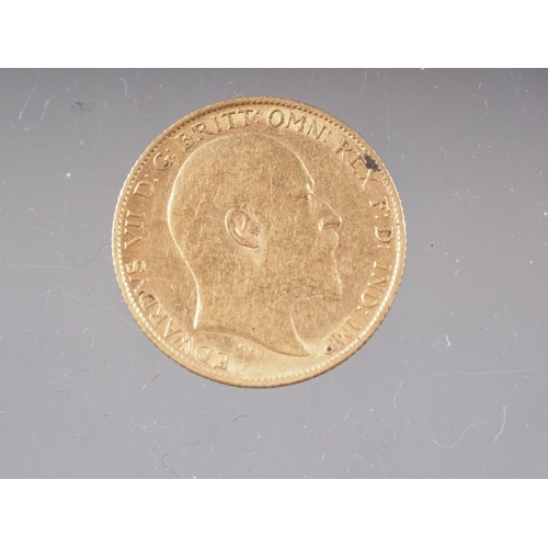 450 - A gold half sovereign, dated 1905