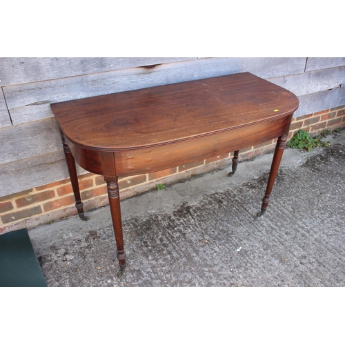 582 - A 19th century mahogany 