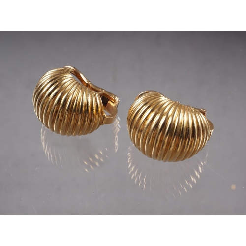 390 - A pair of French 18ct gold clips with ribbed decoration, 21.4g, approximately 2cm long x 1.5cm wide