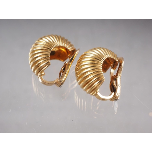 390 - A pair of French 18ct gold clips with ribbed decoration, 21.4g, approximately 2cm long x 1.5cm wide