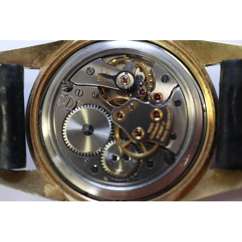 410 - A gentleman's 18ct gold cased Longines wristwatch with manual wind movement numbered 10365277, silve... 