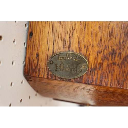 132 - A GWR single fusee wall clock, in oak case (formerly at Reading Station) with LMS brass plate, 16