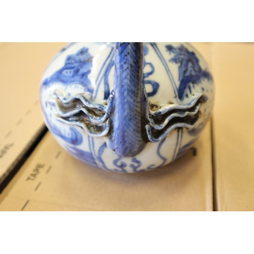 47 - A Chinese blue and white porcelain ewer, a pair of blue and white porcelain vases, a similar dish, a... 