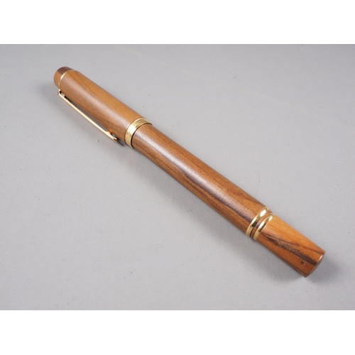 292 - A Waterman Ideal briar wood fountain pen with 18ct gold nib