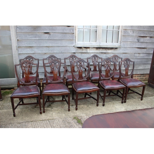 546 - A set of ten Hepplewhite design carved mahogany dining chairs with pierced splat backs, in leather d... 