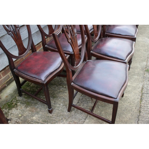 546 - A set of ten Hepplewhite design carved mahogany dining chairs with pierced splat backs, in leather d... 