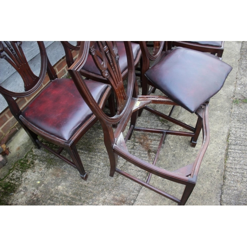 546 - A set of ten Hepplewhite design carved mahogany dining chairs with pierced splat backs, in leather d... 