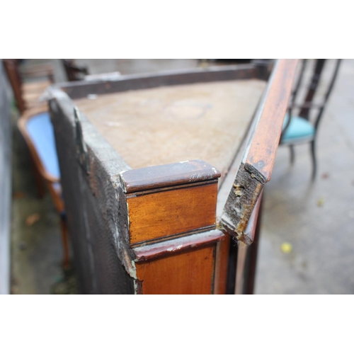 561 - An Edwardian satinwood box, ebony line inlaid and shell paterae cornice corner cupboard enclosed oge... 