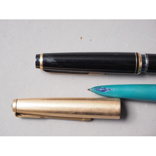 180 - A Parker 61 turquoise and rolled gold fountain pen, a Mont Blanc No 22 fountain pen and a marquetry ... 