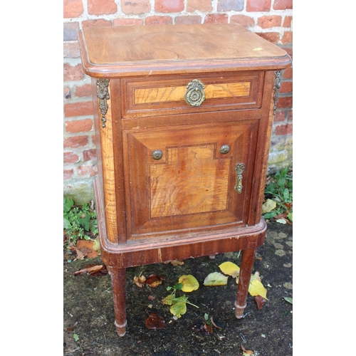 536 - A French walnut and inlaid bedside cabinet, fitted one drawer over cupboard, on turned and tapering ... 