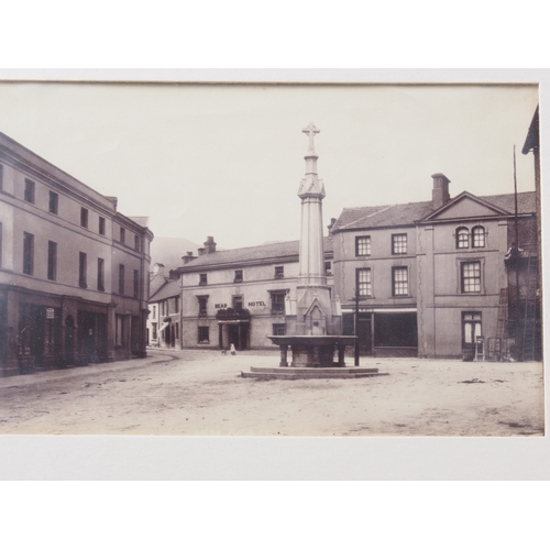 199 - A collection of early 20th century topographical photographs and other topographical prints, framed ... 