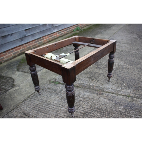 285 - A Victorian oak and mahogany rectangular top wind-out dining table with one extra leaf, on reeded an... 