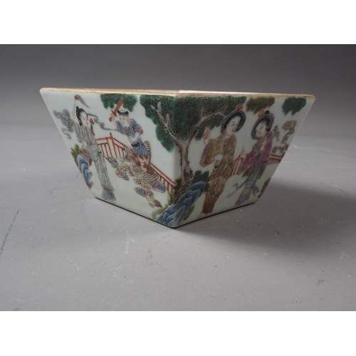 74 - A Chinese porcelain square tapered dish with figures in a landscape decoration, seal mark to base, 4... 