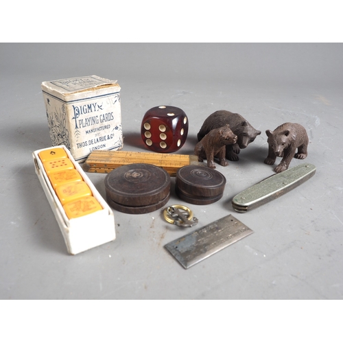 180 - Two wafer boxes, three Black Forest bears, largest 2 1/2