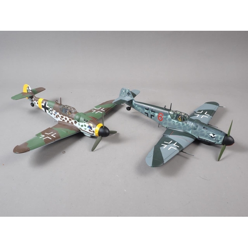 160 - An Aviation Archive 1:32 scale, limited edition model, Hurricane MK1 P2923 No 85 squadron with figur... 