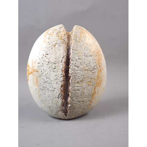 7 - An Alan Wallwork stoneware 