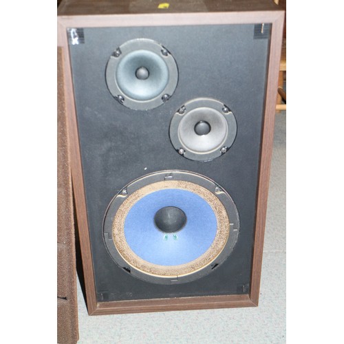 203 - A pair of Marantz 4G/3 stereo speakers, in original box