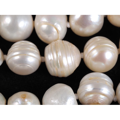 258 - A blister pearl necklace, 44