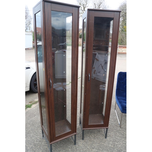 538 - A pair of walnut effect finish display cabinets, 15