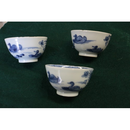 78 - Four Ca Mau cargo tea bowls and six saucers, various patterns (damages)