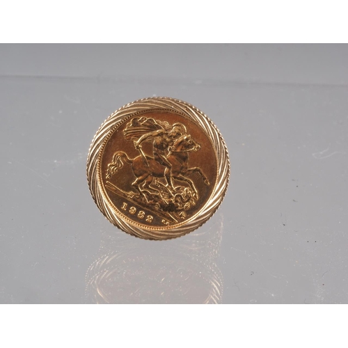 295 - A gold half sovereign dated 1982, in 9ct gold ring mount, size O, 8.7g