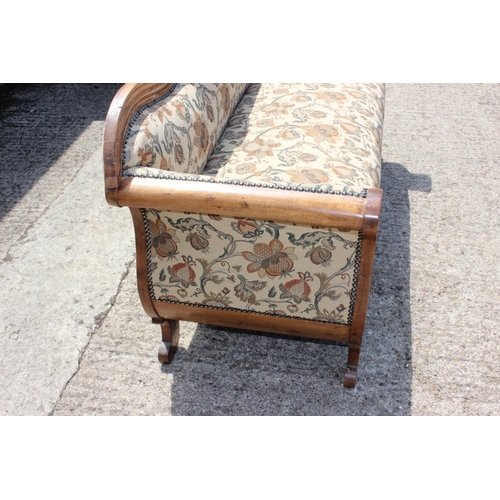 562 - A Gustav Adolphus design carved birch three-seat shape back showframe settee, on scroll supports, 69... 