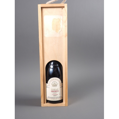 147 - A bottle of 1975 Tokaji Oremus Aszu dessert wine, in wooden box