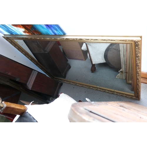 491 - A gilt framed wall mirror with bevelled plate, 35