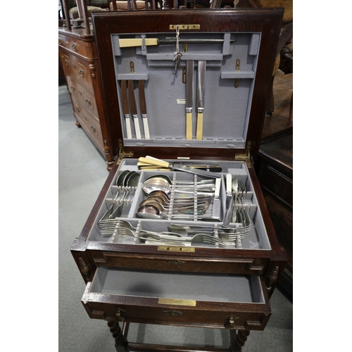 594 - A 1930s oak canteen table, fitted one drawer, with part table canteen