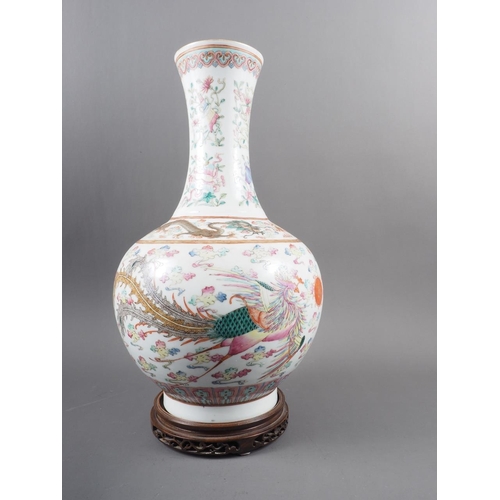 87 - A Chinese polychrome bulbous vase with Imperial five-toed dragon decoration and six-character mark, ... 