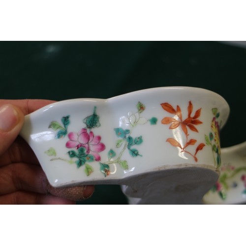 73 - A Chinese porcelain cloud shaped shallow dish, decorated insects, 9 1/2