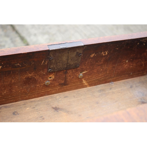 450 - A Georgian mahogany and ebony strung chest of two short and three long graduated drawers with emboss... 