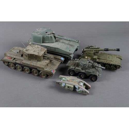 189 - A quantity of complete, scale model tanks, mostly plastic, in various sizes