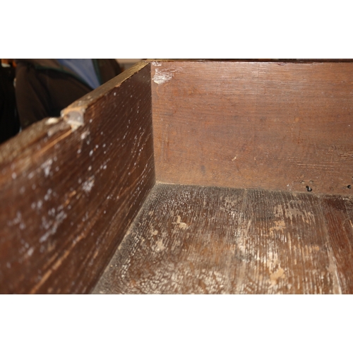 419 - A late 17th century oak bible/lace box with arcaded sides, 24