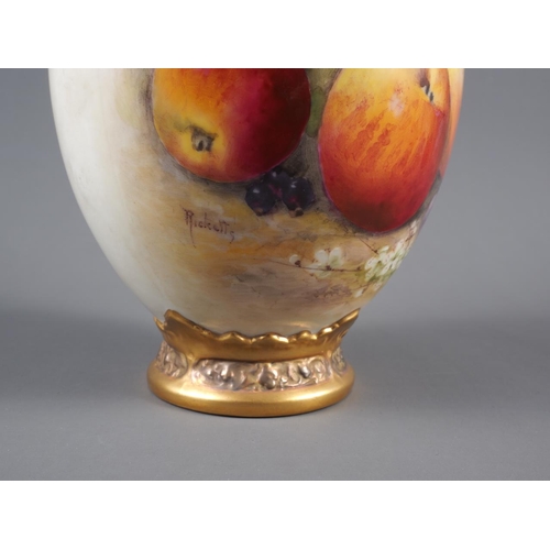 35 - A Royal Worcester pot-pourri vase and cover with fruit decoration, by Ricketts, 9 1/2