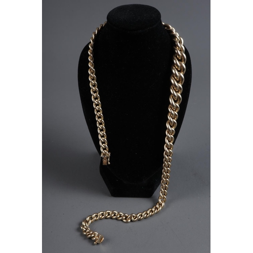 318 - An Italian 9ct gold graduated curb link necklace, 17