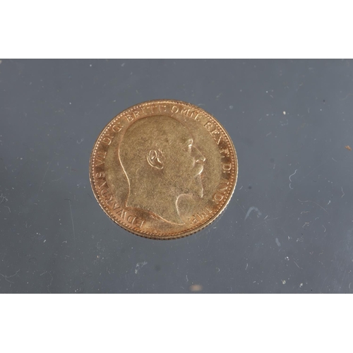 336 - A 1910 gold sovereign