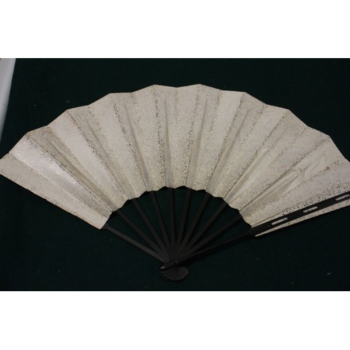 112 - Fifteen Japanese fans, some with calligraphy decoration, various