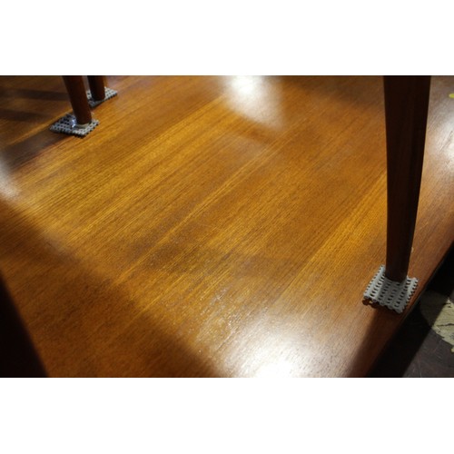 578 - An A H McIntosh & Co Ltd 1970s teak extending dining table with two extra integral leaves, 63