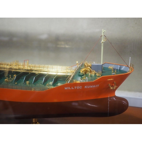 199 - A Fuji Bijutsu Mokei Co Ltd shipyard model of a tanker 