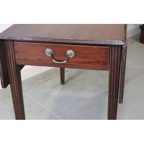 490 - An 18th century mahogany Pembroke table, on reeded square taper supports, 36