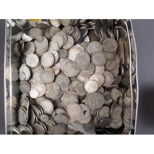 379 - A collection of British pre-1947 silver coinage and other silver coinage, 11,900g approx