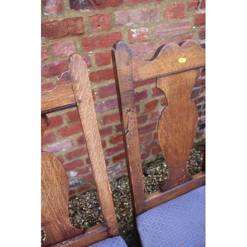 564 - A set of eight oak frame dining chairs of 17th century design