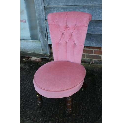 578 - A Victorian nursing chair, button upholstered in a pink velvet, and a spoon back nursing chair, butt... 