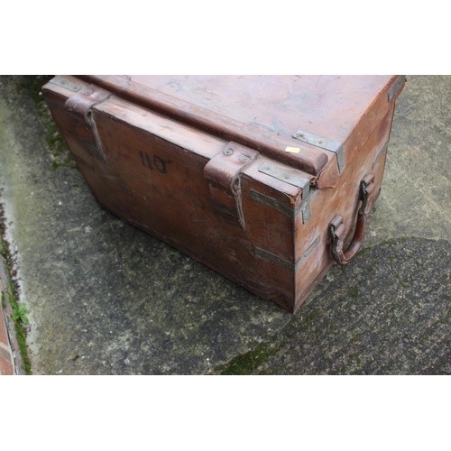 642 - An early 20th century heavy leather travel trunk, 27