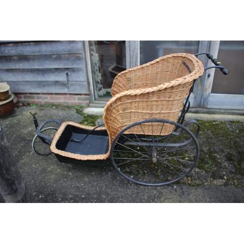 650 - A 19th century wickerwork bath chair